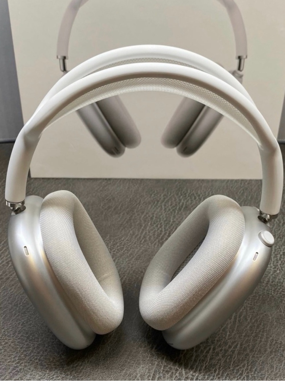 Apple Over-Ear Headphones in White and Silver - Cushioned ANC Headphones